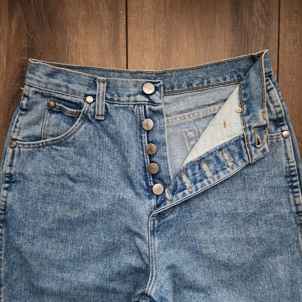 Vintage button fly high rise wranglers light wash size 26w32l tagged 9/10w 34l - Picture 8 of 12